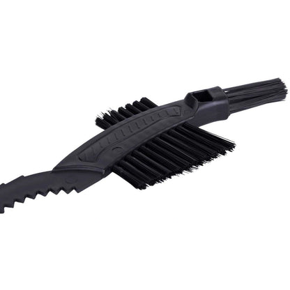 The Claw Brush is a black cassette borstel with two sets of stiff bristles facing opposite ways, a curved handle, and a jagged grip—perfect for kettingreiniger tasks and fietsonderhoud.